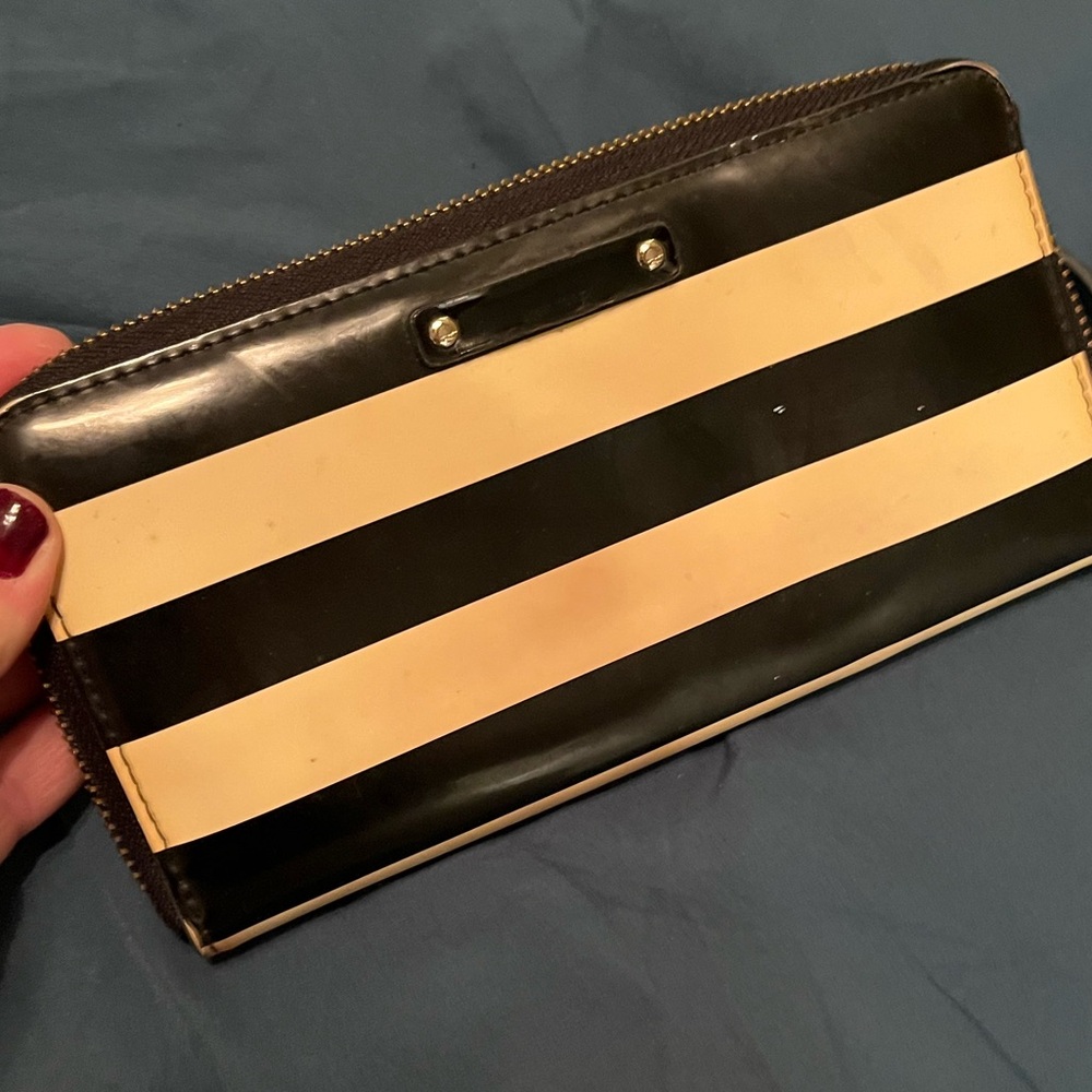 kate spade Black Exterior with Pink Logo-Print Interior Wallet